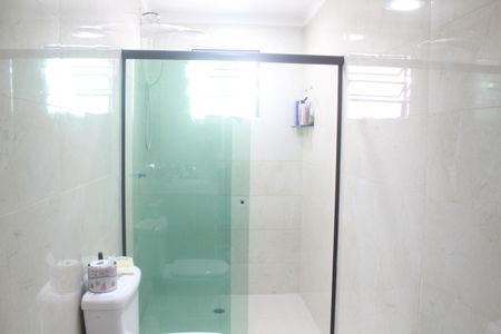 Casa à venda com 170m², 3 quartos e 4 vagasBanheiro da Suíte