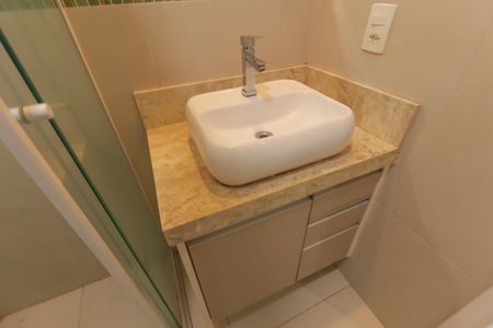 Apartamento à venda com 76m², 3 quartos e 1 vaga Apartamento à venda com 76m², 3 quartos e 1 vagaBanheiro