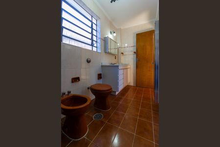 Casa à venda com 187m², 3 quartos e 2 vagas Casa à venda com 187m², 3 quartos e 2 vagasBanheiro da Suíte