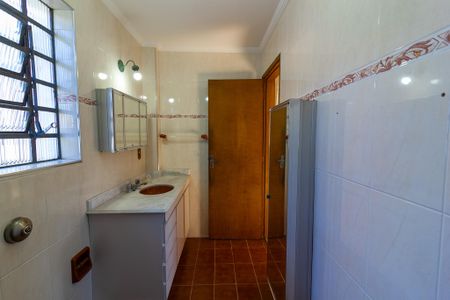 Casa à venda com 187m², 3 quartos e 2 vagas Casa à venda com 187m², 3 quartos e 2 vagasBanheiro da Suíte