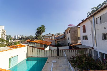 Casa à venda com 187m², 3 quartos e 2 vagas Casa à venda com 187m², 3 quartos e 2 vagasVista Varanda da Área de Serviço