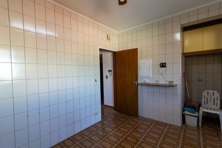 Casa à venda com 187m², 3 quartos e 2 vagas Casa à venda com 187m², 3 quartos e 2 vagasCozinha