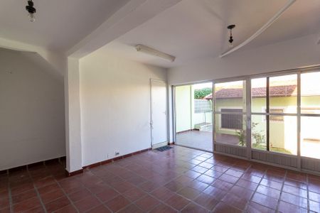 Casa à venda com 187m², 3 quartos e 2 vagas Casa à venda com 187m², 3 quartos e 2 vagasSala 2