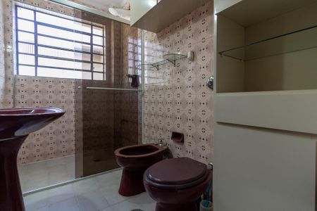 Casa à venda com 187m², 3 quartos e 2 vagas Casa à venda com 187m², 3 quartos e 2 vagasBanheiro Social
