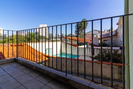 Casa à venda com 187m², 3 quartos e 2 vagas Casa à venda com 187m², 3 quartos e 2 vagasVaranda da Área de Serviço