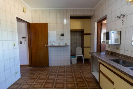 Casa à venda com 187m², 3 quartos e 2 vagas Casa à venda com 187m², 3 quartos e 2 vagasCozinha