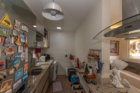 Apartamento para alugar com 72m², 3 quartos e 2 vagas Apartamento para alugar com 72m², 3 quartos e 2 vagasCozinha e Área de Serviço