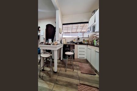 Casa à venda com 396m², 2 quartos e 2 vagasCozinha