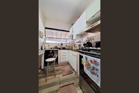 Casa à venda com 396m², 2 quartos e 2 vagasCozinha