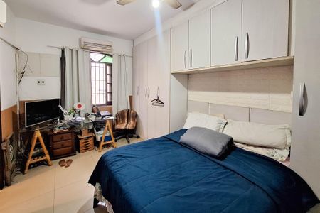 Casa à venda com 396m², 2 quartos e 2 vagasSuíte