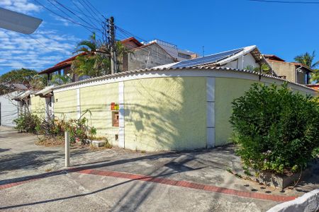 Casa à venda com 396m², 2 quartos e 2 vagasFachada