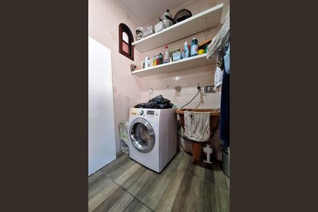 Casa à venda com 396m², 2 quartos e 2 vagasÁrea de Serviço