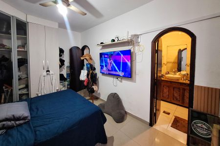 Casa à venda com 396m², 2 quartos e 2 vagasSuíte