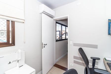 Apartamento à venda com 227m², 3 quartos e 3 vagasEscritório