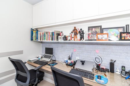 Apartamento à venda com 227m², 3 quartos e 3 vagasEscritório