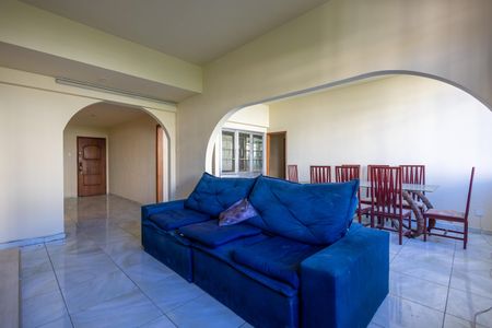 Apartamento à venda com 160m², 4 quartos e sem vagaSala