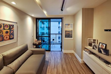 Apartamento à venda com 105m², 3 quartos e 2 vagasSala