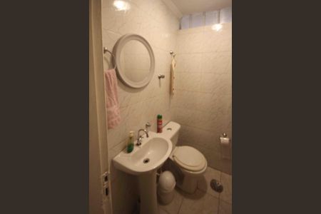 Casa à venda com 180m², 2 quartos e 2 vagas Casa à venda com 180m², 2 quartos e 2 vagasBanheiro Social