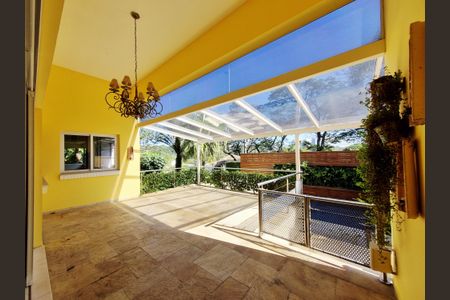 Casa de condomínio à venda com 754m², 4 quartos e 4 vagas Casa de condomínio à venda com 754m², 4 quartos e 4 vagasVaranda da Sala