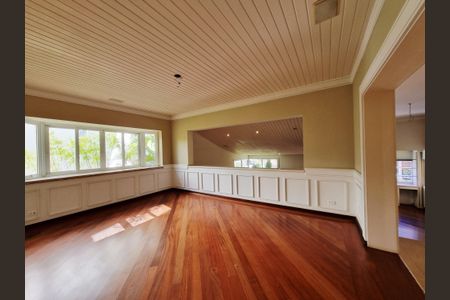 Casa de condomínio à venda com 754m², 4 quartos e 4 vagas Casa de condomínio à venda com 754m², 4 quartos e 4 vagasSala