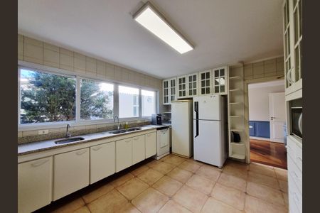 Casa de condomínio à venda com 754m², 4 quartos e 4 vagas Casa de condomínio à venda com 754m², 4 quartos e 4 vagasCozinha