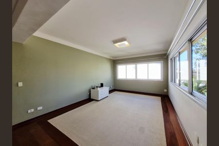 Casa de condomínio à venda com 754m², 4 quartos e 4 vagas Casa de condomínio à venda com 754m², 4 quartos e 4 vagasSSala