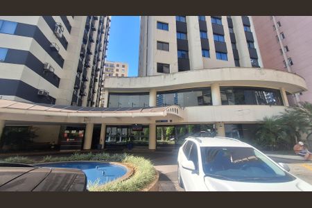 Studio para alugar com 28m², 1 quarto e 1 vaga Studio para alugar com 28m², 1 quarto e 1 vagaFachada e portaria