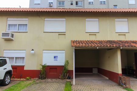 Casa de condomínio à venda com 120m², 3 quartos e 3 vagas Casa de condomínio à venda com 120m², 3 quartos e 3 vagasFachada