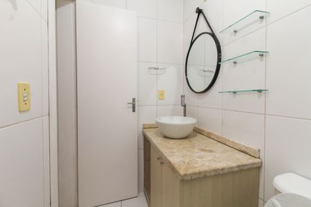 Casa de condomínio à venda com 120m², 3 quartos e 3 vagas Casa de condomínio à venda com 120m², 3 quartos e 3 vagasBanheiro Social