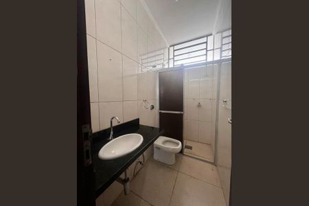 Casa à venda com 153m², 3 quartos e 2 vagas Casa à venda com 153m², 3 quartos e 2 vagasBanheiro