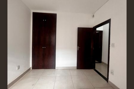 Casa à venda com 153m², 3 quartos e 2 vagas Casa à venda com 153m², 3 quartos e 2 vagasQuarto 2