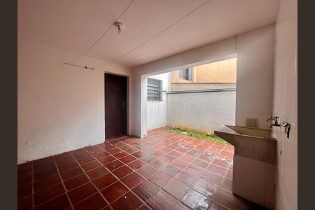 Casa à venda com 153m², 3 quartos e 2 vagas Casa à venda com 153m², 3 quartos e 2 vagasLavanderia