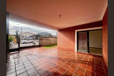 Casa à venda com 153m², 3 quartos e 2 vagas Casa à venda com 153m², 3 quartos e 2 vagasGaragem