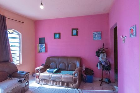 Casa à venda com 130m², 2 quartos e 1 vagaSala