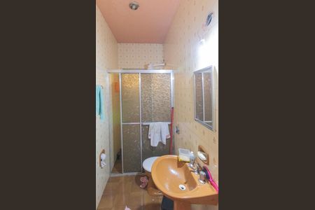 Casa à venda com 130m², 2 quartos e 1 vagaBanheiro
