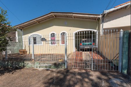 Casa à venda com 130m², 2 quartos e 1 vagaFachada