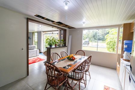 Casa à venda com 124m², 2 quartos e 3 vagas Casa à venda com 124m², 2 quartos e 3 vagasCozinha