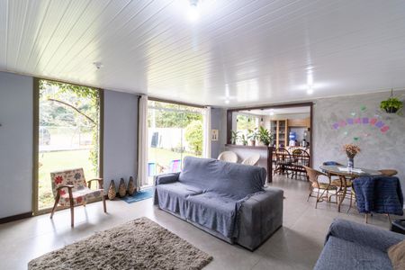 Casa à venda com 124m², 2 quartos e 3 vagas Casa à venda com 124m², 2 quartos e 3 vagasSala