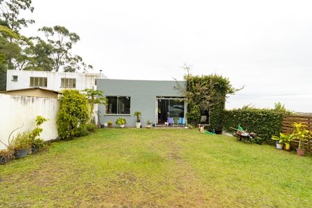 Casa à venda com 124m², 2 quartos e 3 vagas Casa à venda com 124m², 2 quartos e 3 vagasFachada