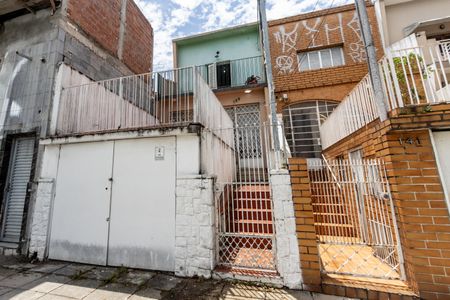 Casa à venda com 115m², 2 quartos e 1 vaga Casa à venda com 115m², 2 quartos e 1 vagaFachada