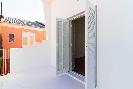 Casa à venda com 115m², 2 quartos e 1 vaga Casa à venda com 115m², 2 quartos e 1 vagaVaranda do Quarto