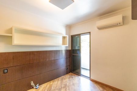Apartamento à venda com 116m², 3 quartos e 2 vagas Apartamento à venda com 116m², 3 quartos e 2 vagasSuíte 1