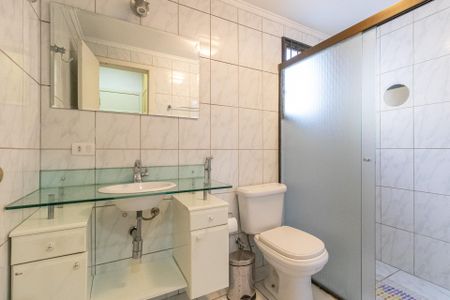 Apartamento à venda com 116m², 3 quartos e 2 vagas Apartamento à venda com 116m², 3 quartos e 2 vagasBanheiro da Suíte 1