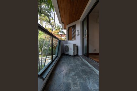 Apartamento à venda com 116m², 3 quartos e 2 vagas Apartamento à venda com 116m², 3 quartos e 2 vagasSacada