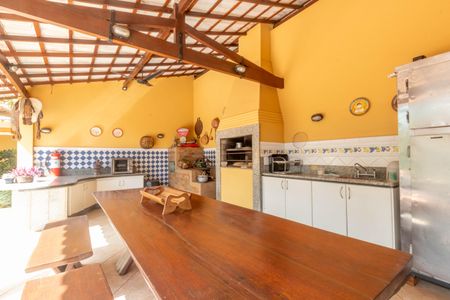 Casa de condomínio à venda com 420m², 3 quartos e 6 vagas Casa de condomínio à venda com 420m², 3 quartos e 6 vagasVaranda gourmet