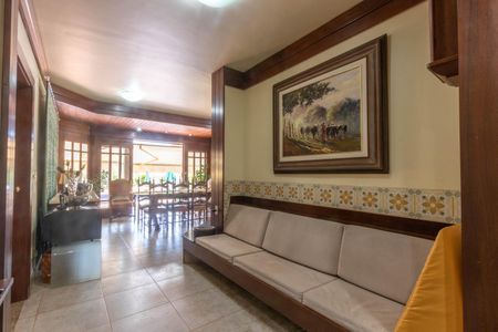 Casa de condomínio à venda com 420m², 3 quartos e 6 vagas Casa de condomínio à venda com 420m², 3 quartos e 6 vagasSala