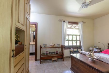 Casa de condomínio à venda com 420m², 3 quartos e 6 vagas Casa de condomínio à venda com 420m², 3 quartos e 6 vagasSuíte