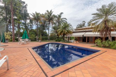 Casa de condomínio à venda com 420m², 3 quartos e 6 vagas Casa de condomínio à venda com 420m², 3 quartos e 6 vagasPiscina