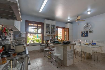 Casa de condomínio à venda com 420m², 3 quartos e 6 vagas Casa de condomínio à venda com 420m², 3 quartos e 6 vagasCozinha