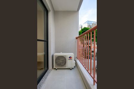 Studio - Varanda de kitnet/studio para alugar com 0 quarto, 26m² em Jardim das Acacias, São Paulo